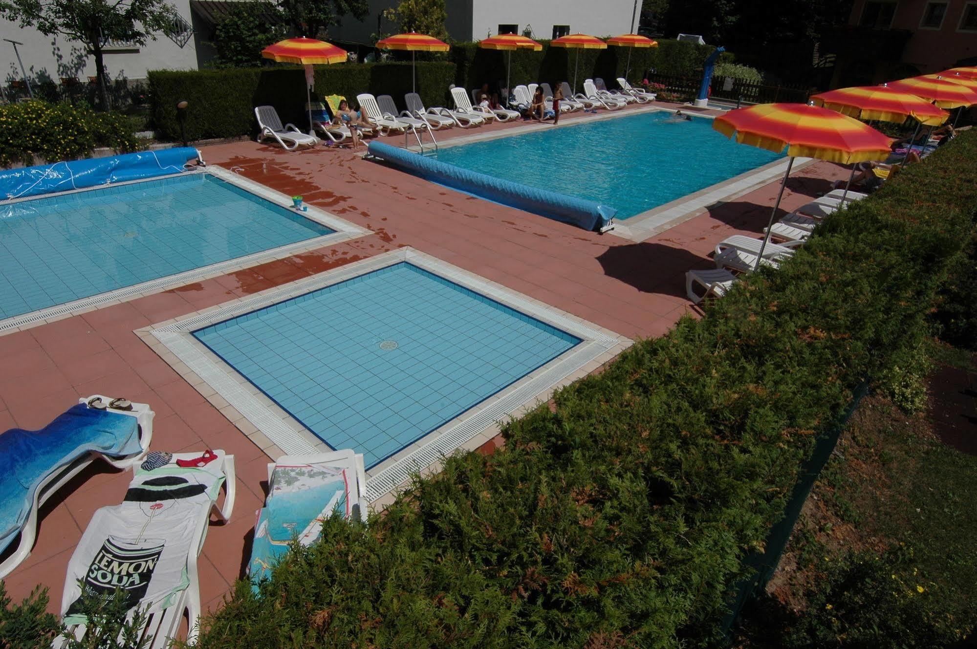 Family Hotel Adriana Bezzecca Exterior foto